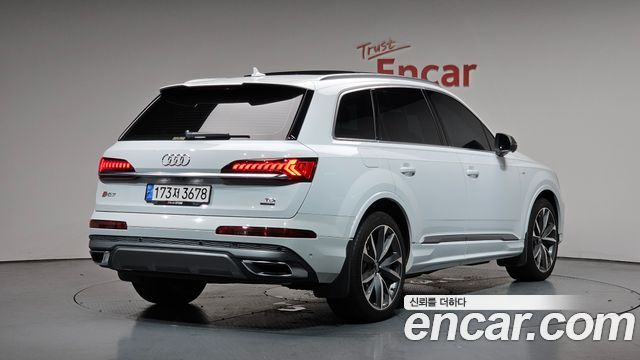 Audi Q7 50 TDI Quattro Premium - фото 0