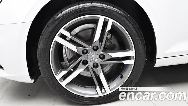 Audi A4 B9 40 TFSI Premium - фото 4