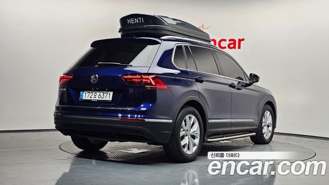 Volkswagen Tiguan 2-го поколения 2.0 TDI Premium - фото 1