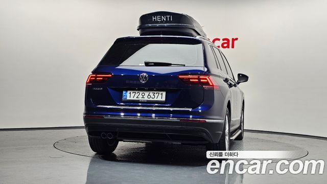 Volkswagen Tiguan 2-го поколения 2.0 TDI Premium - фото 3