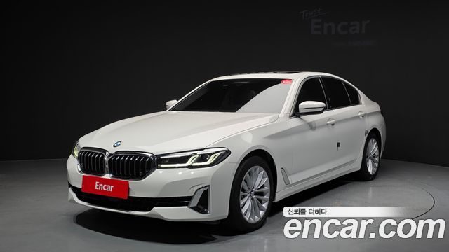 BMW 5-Series G30 523d xDrive Luxury - фото 0