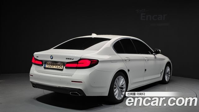 BMW 5-Series G30 523d xDrive Luxury - фото 1