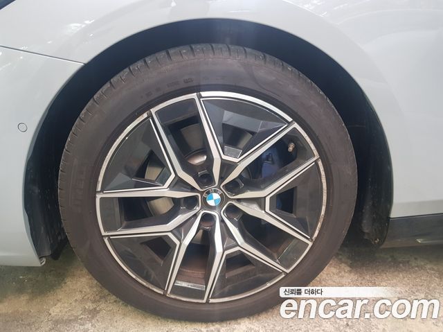 BMW 5-Series G60 520i M Sport - фото 4
