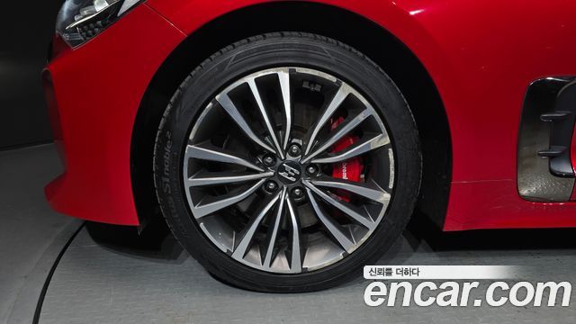 Kia Stinger 2.2 Diesel AWD Dream Edition - фото 4