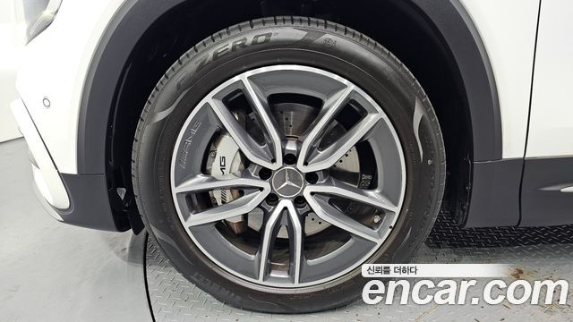 Mercedes-Benz GLB-Class X247 AMG GLB35 4MATIC - фото 4