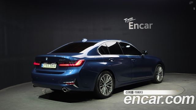 BMW 3-Series G20 320i Luxury - фото 0