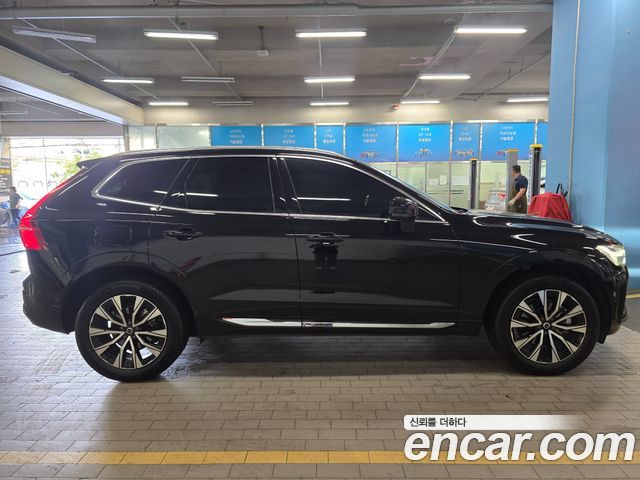 Volvo XC60 2-го поколения B5 Ultimate Bright - фото 4