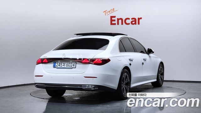 Mercedes-Benz E-Class W214 E200 Avantgarde - фото 1