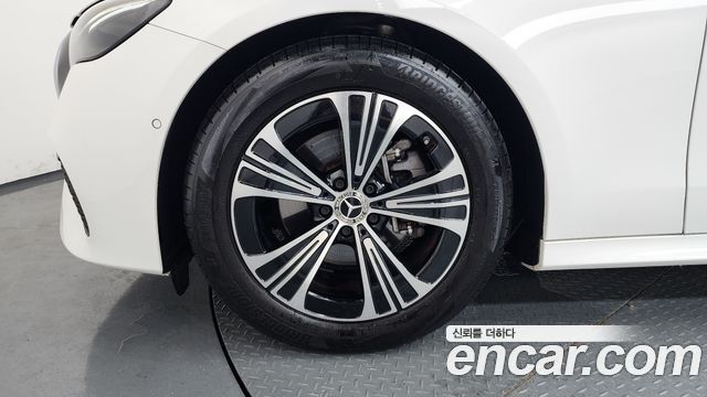 Mercedes-Benz E-Class W214 E200 Avantgarde - фото 4