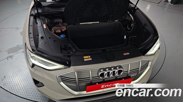 Audi e-Tron 55 Quattro - фото 4