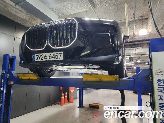 BMW 7-Series G70 740i xDrive M Sport - фото 0