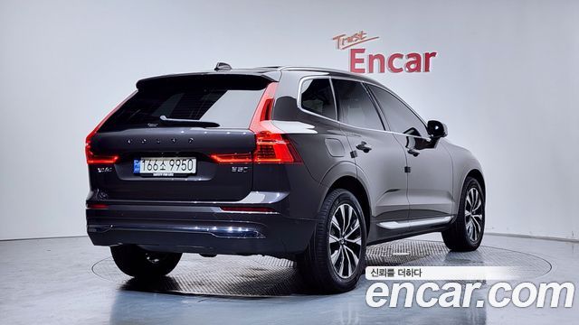 Volvo XC60 2-го поколения B5 Ultimate Bright - фото 1