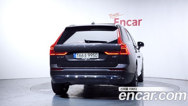 Volvo XC60 2-го поколения B5 Ultimate Bright - фото 3
