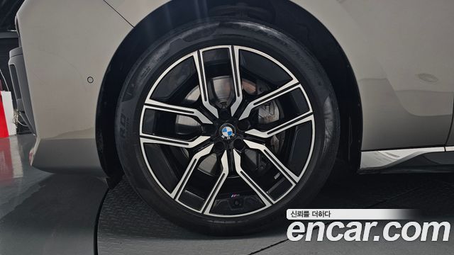 BMW 7-Series G70 740i xDrive M Sport - фото 3