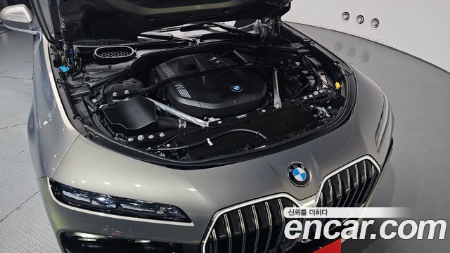BMW 7-Series G70 740i xDrive M Sport - фото 4