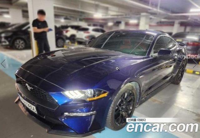 Ford Mustang Coupe - фото 1
