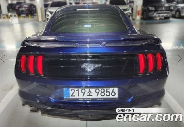 Ford Mustang Coupe - фото 4