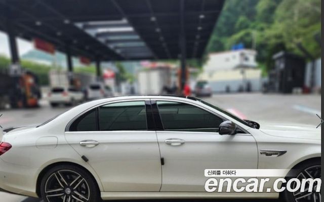 Mercedes-Benz E-Class W213 E63 AMG 4MATIC+ - фото 4