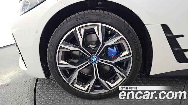 BMW i4 eDrive40 M Sports Pro - фото 4