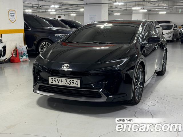 Toyota Prius 5-го поколения 2.0 XLE - фото 0