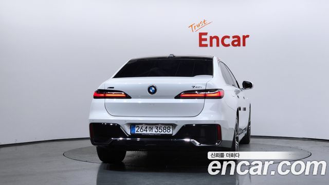 BMW 7-Series G70 740i xDrive M Sport - фото 2