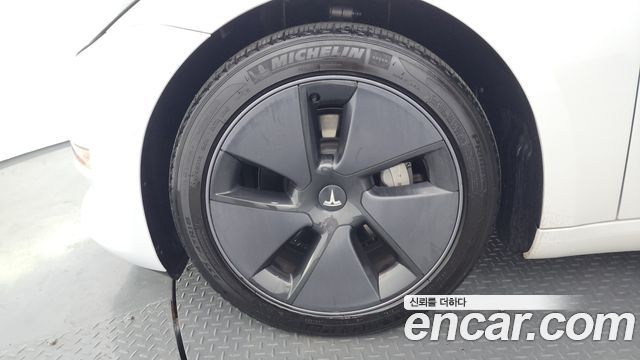 Tesla Model 3 Long Range AWD - фото 4