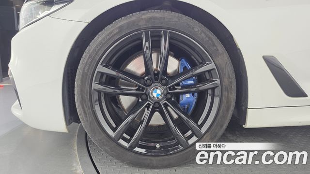 BMW 5-Series G30 530i M Sport Package Plus - фото 4