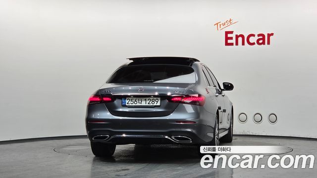 Mercedes-Benz E-Class W213 E350 4MATIC AMG Line - фото 3