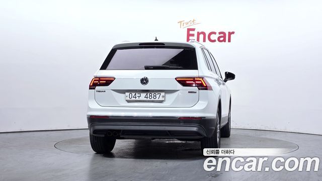 Volkswagen Tiguan 2-го поколения 2.0 TDI 4Motion Prestige - фото 3