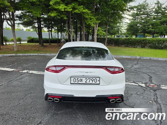 Kia Stinger 2.0 Turbo 2WD Platinum - фото 3
