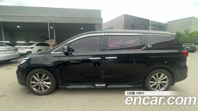 Kia Carnival Новый 9-Seater Noblesse Special - фото 1