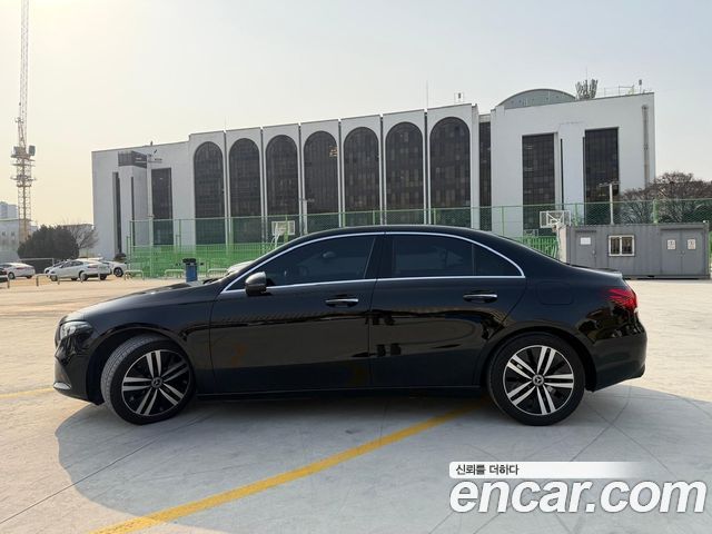 Mercedes-Benz A-Class W177 A220 Sedan - фото 2