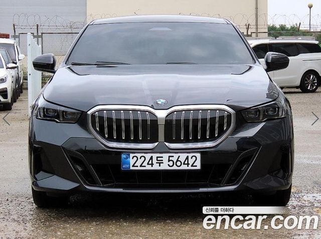 BMW 5-Series G60 520i M Sport - фото 0