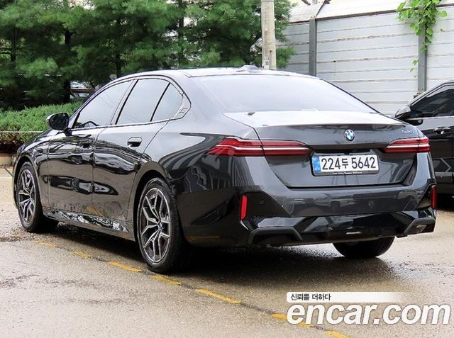 BMW 5-Series G60 520i M Sport - фото 2