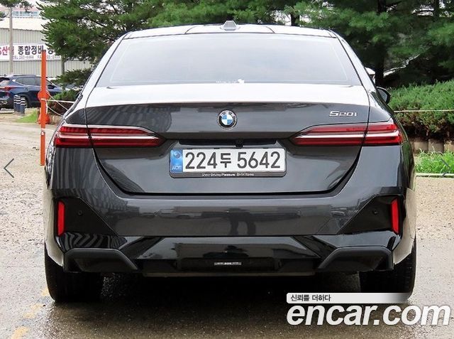 BMW 5-Series G60 520i M Sport - фото 3