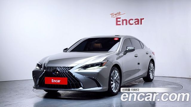 Lexus ES 7-го поколения F-Sport - фото 0