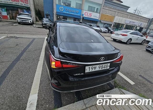 Lexus ES 7-го поколения Executive - фото 2