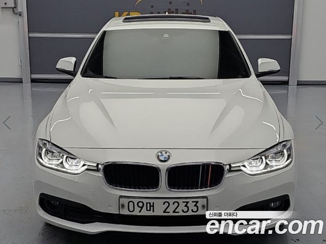 BMW 3-Series F30 320d - фото 1