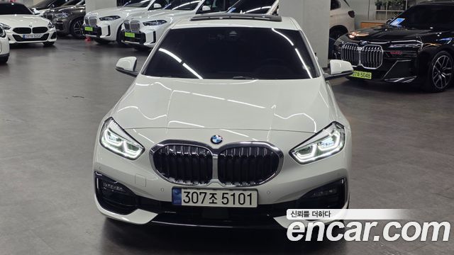 BMW 1-Series F40 120i Sports - фото 1