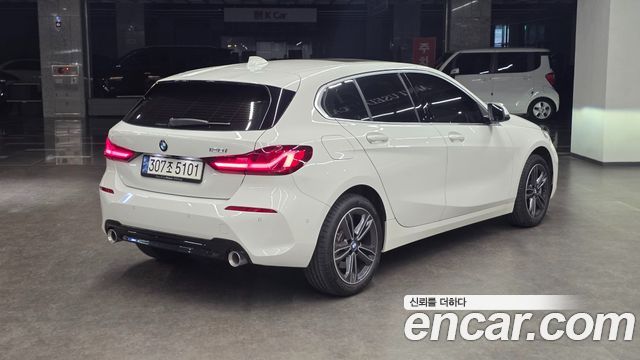 BMW 1-Series F40 120i Sports - фото 2