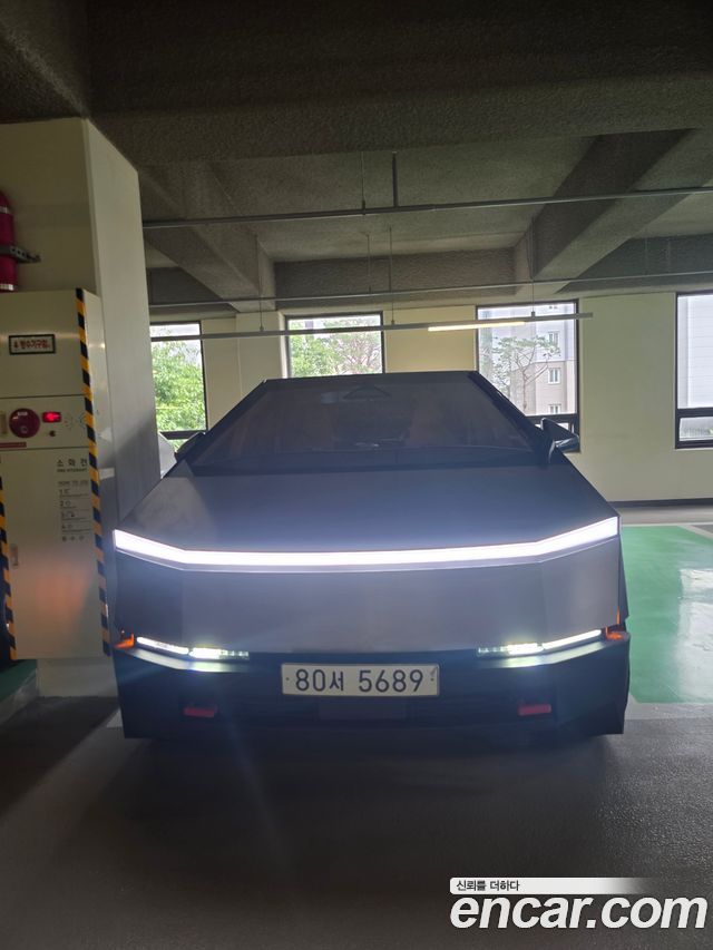 Tesla Cybertruck AWD - фото 4