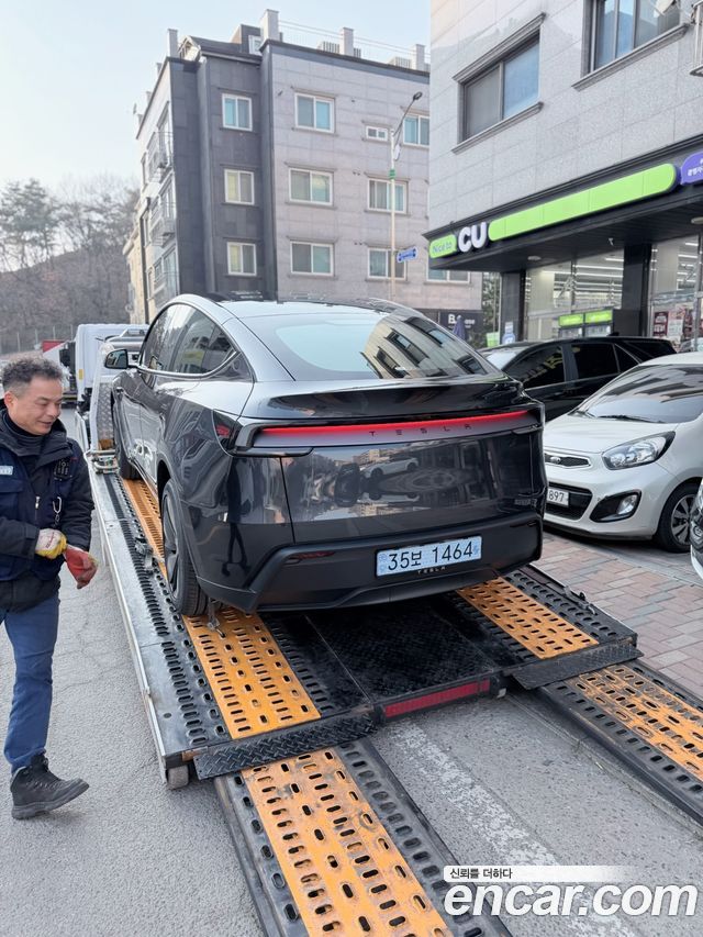 Tesla Model Y Premium RWD - фото 1