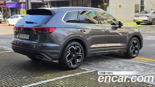 Volkswagen Touareg 3-го поколения 3.0 TDI Prestige - фото 1