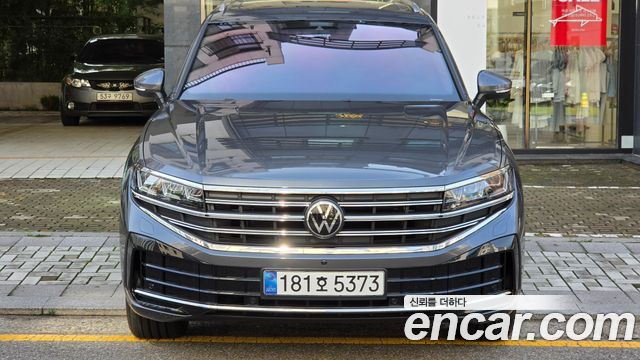 Volkswagen Touareg 3-го поколения 3.0 TDI Prestige - фото 2