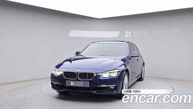 BMW 3-Series F30 320i Luxury - фото 2