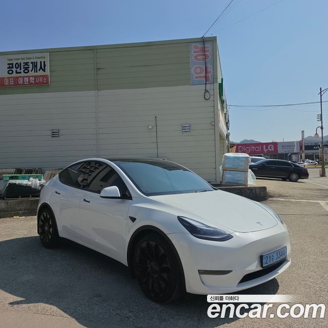 Tesla Model Y Performance AWD - фото 1