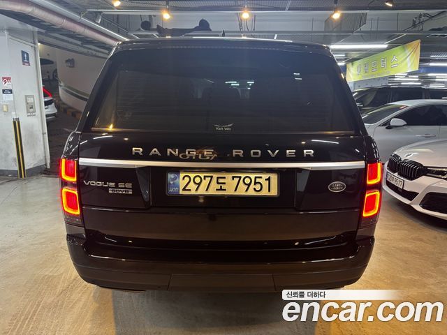 Land Rover Range Rover 4-го поколения 4.4 SDV8 Vogue SE DIESEL - фото 3
