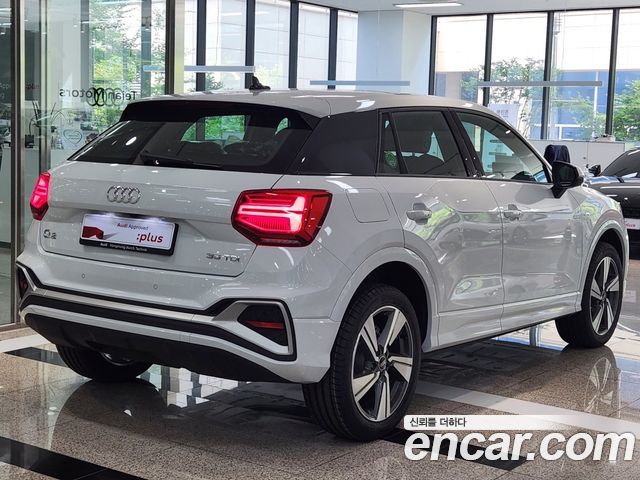 Audi Q2 35 TDI Premium - фото 1