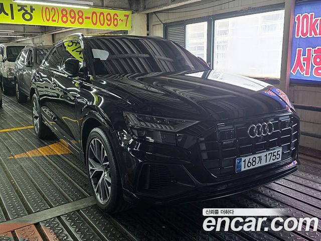 Audi Q8 55 TFSI Quattro Premium - фото 0