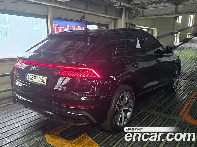 Audi Q8 55 TFSI Quattro Premium - фото 1